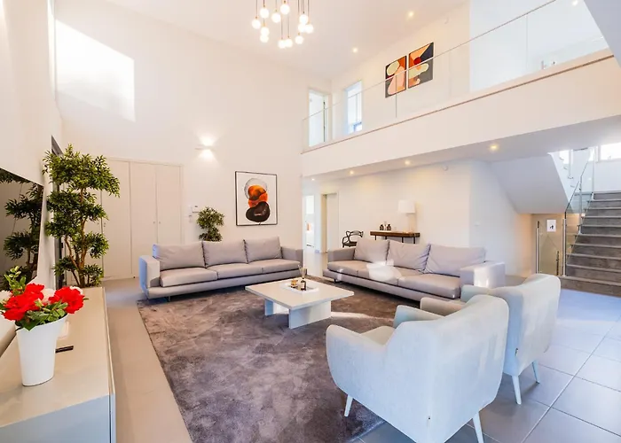 Vila Aboim - By Bedzy Guia (Faro)