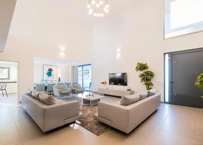 Aboim - By Bedzy 빌라 *