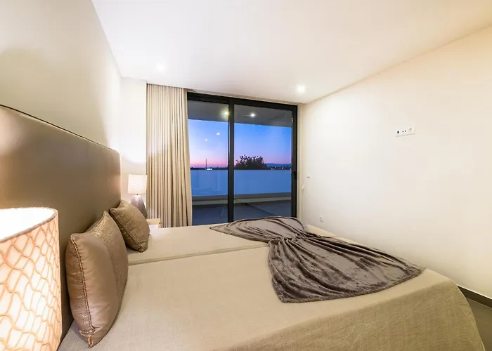 빌라 Aboim - By Bedzy